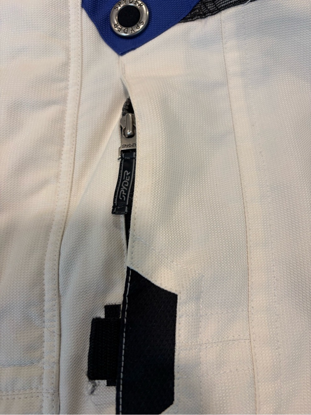 Spyder White Black Ski Jacket with Blue Trim - Picture 5 of 11